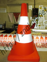 Конус дорожный