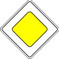Дорожные знаки приоритета